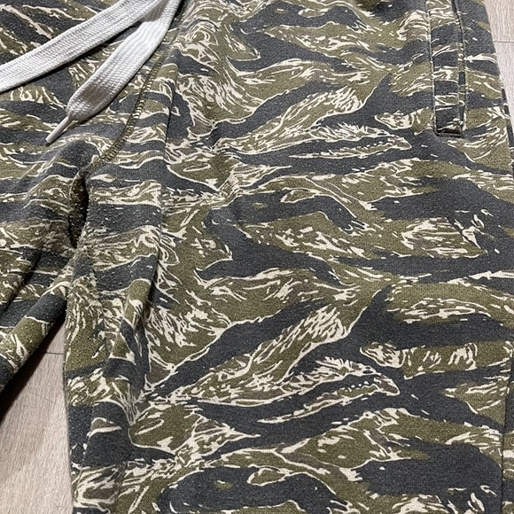 Printed Sweatpants - Picture 2 of 3